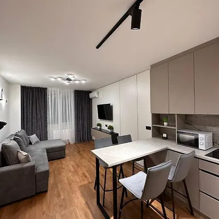 з джакузі вулиця під голоском 15 б стилізована з новим сучасний ремонтом Apartamento Leópolis