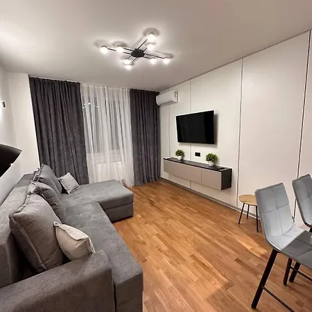 з джакузі вулиця під голоском 15 б стилізована з новим сучасний ремонтом Apartament