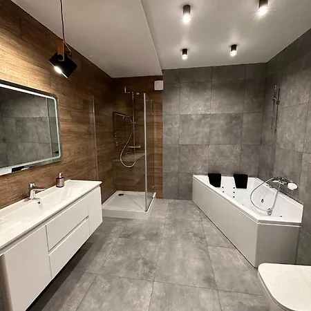 Apartamento з джакузі вулиця під голоском 15 б стилізована з новим сучасний ремонтом