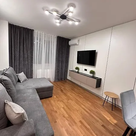 з джакузі вулиця під голоском 15 б стилізована з новим сучасний ремонтом *