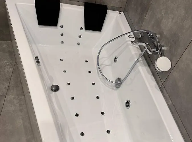 з джакузі вулиця під голоском 15 б стилізована з новим сучасний ремонтом アパート